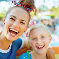 Using a crowd calendar to plan a Disneyland visit, and the ways it differs from planning for the Florida parks.